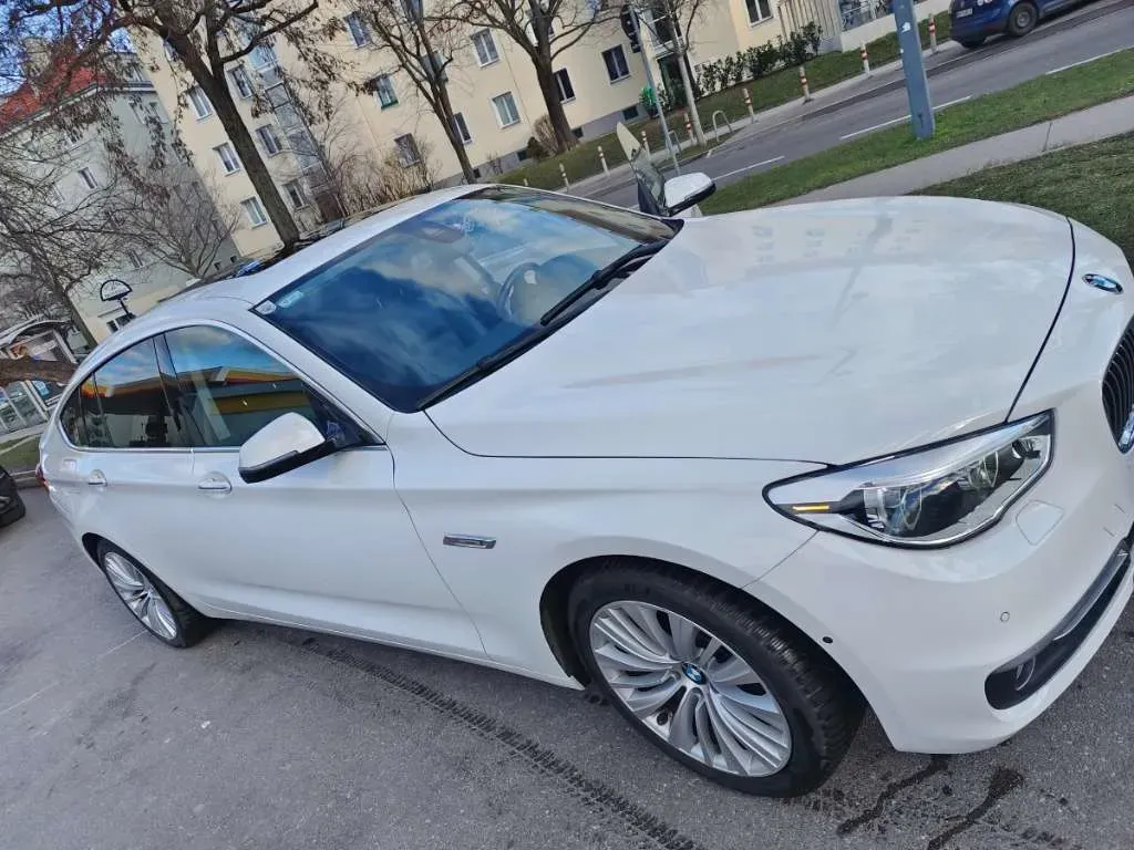 BMW 5 Series 2017 photo 2