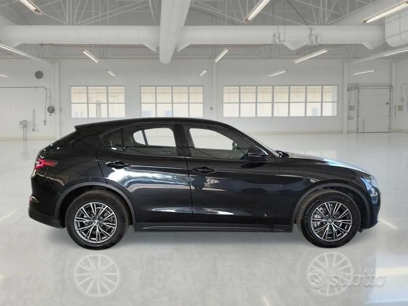 Alfa Romeo Stelvio 2023 photo 3