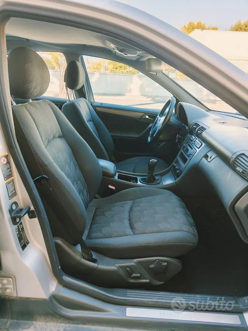 Mercedes-Benz C200 2003 photo 3