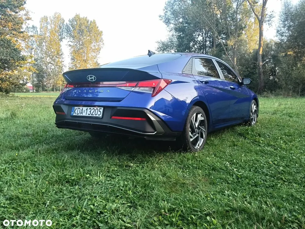 Hyundai Elantra 2025 photo 4