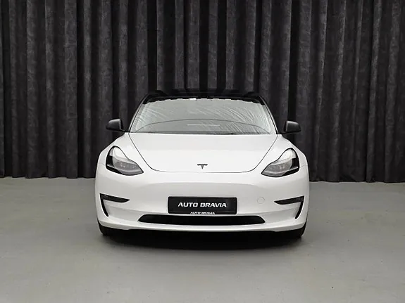 Tesla Model 3 2021 photo 2