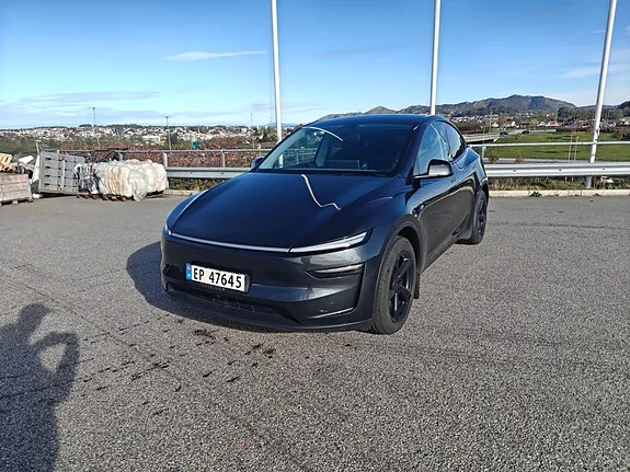 Tesla Model Y 2026 photo 4