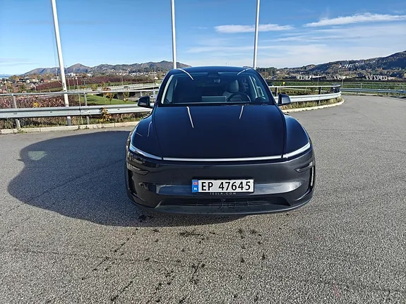 Tesla Model Y 2026 photo 3