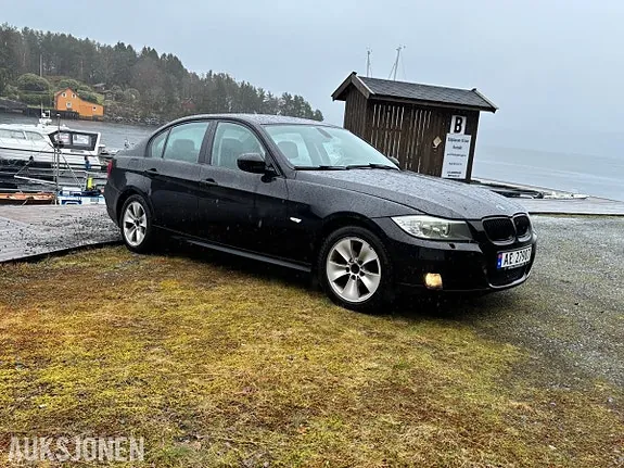 BMW 3 Series 2010 photo 4