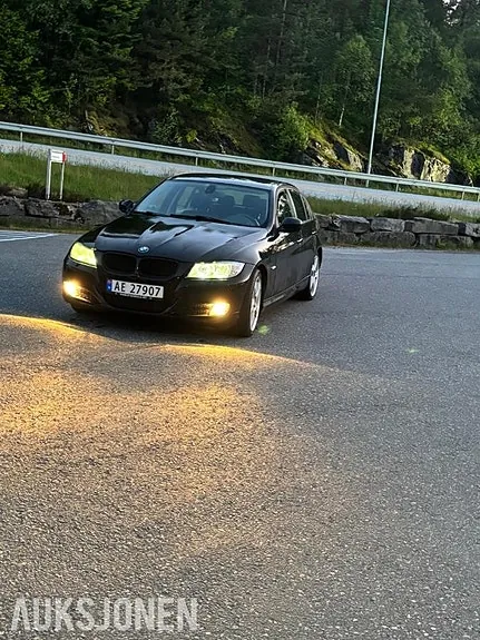 BMW 3 Series 2010 photo 5