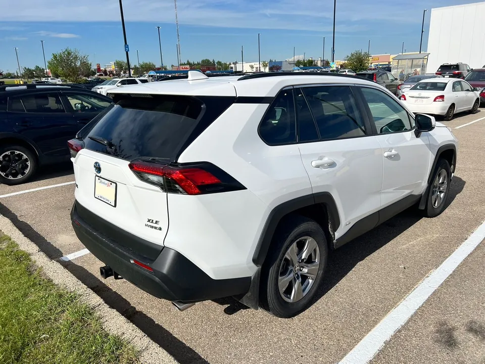 Toyota Rav4 2024 photo 3