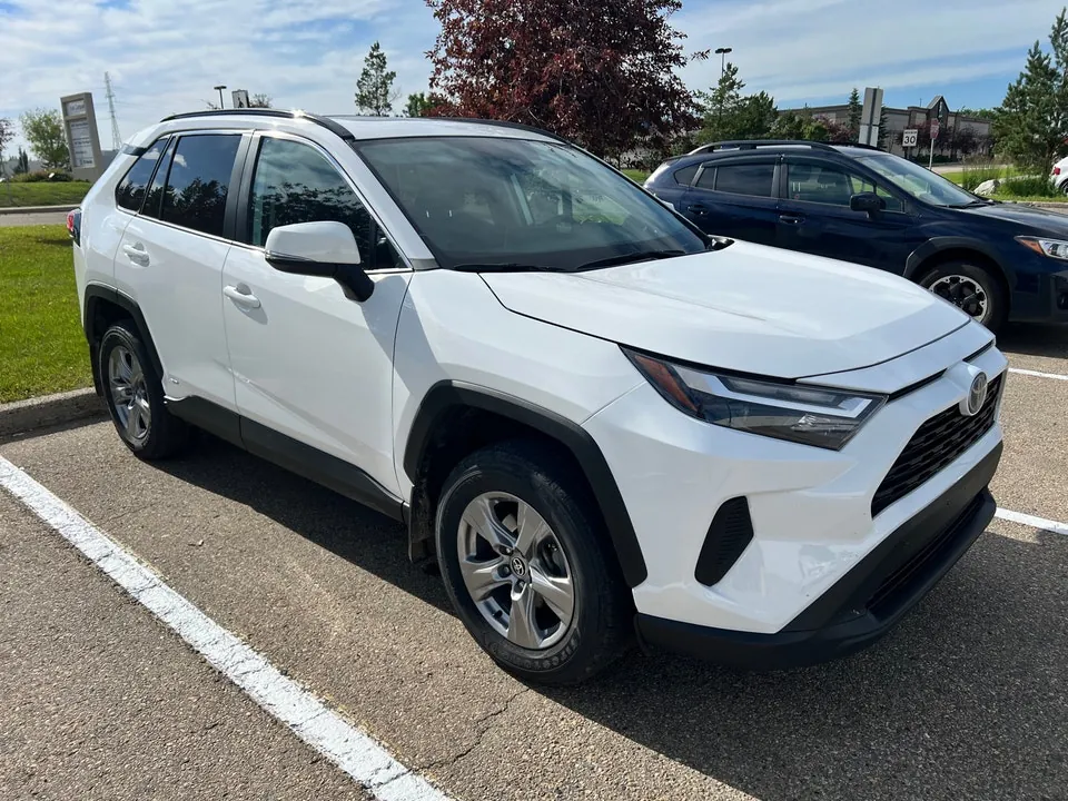 Toyota Rav4 2024 photo 2