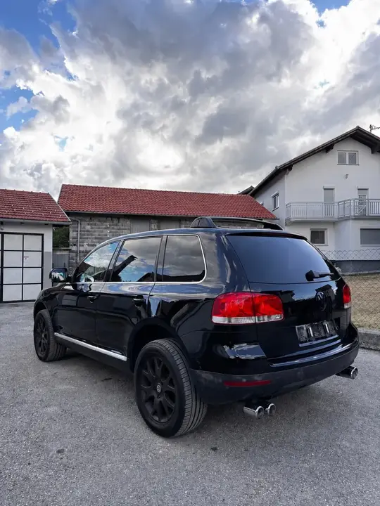 Volkswagen Touareg 2005 photo 2