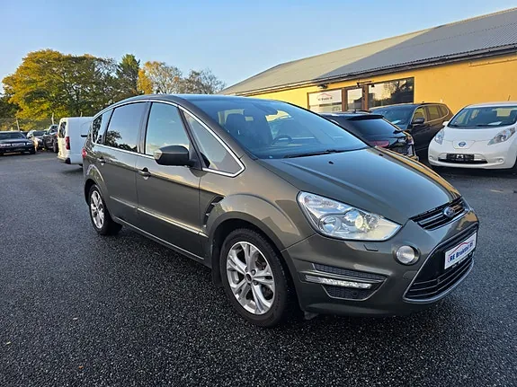 Ford S-Max 2013 photo 2
