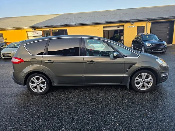 Ford S-Max 2013 photo 4