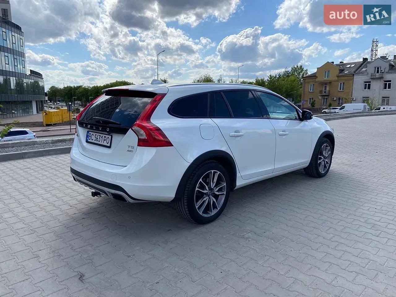 Volvo V60 Cross Country 2016 photo 4