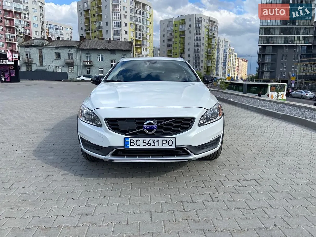 Volvo V60 Cross Country 2016 photo 2