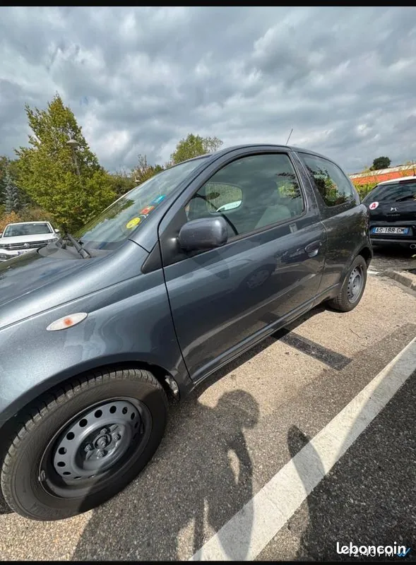 Toyota Yaris 2005 photo 4