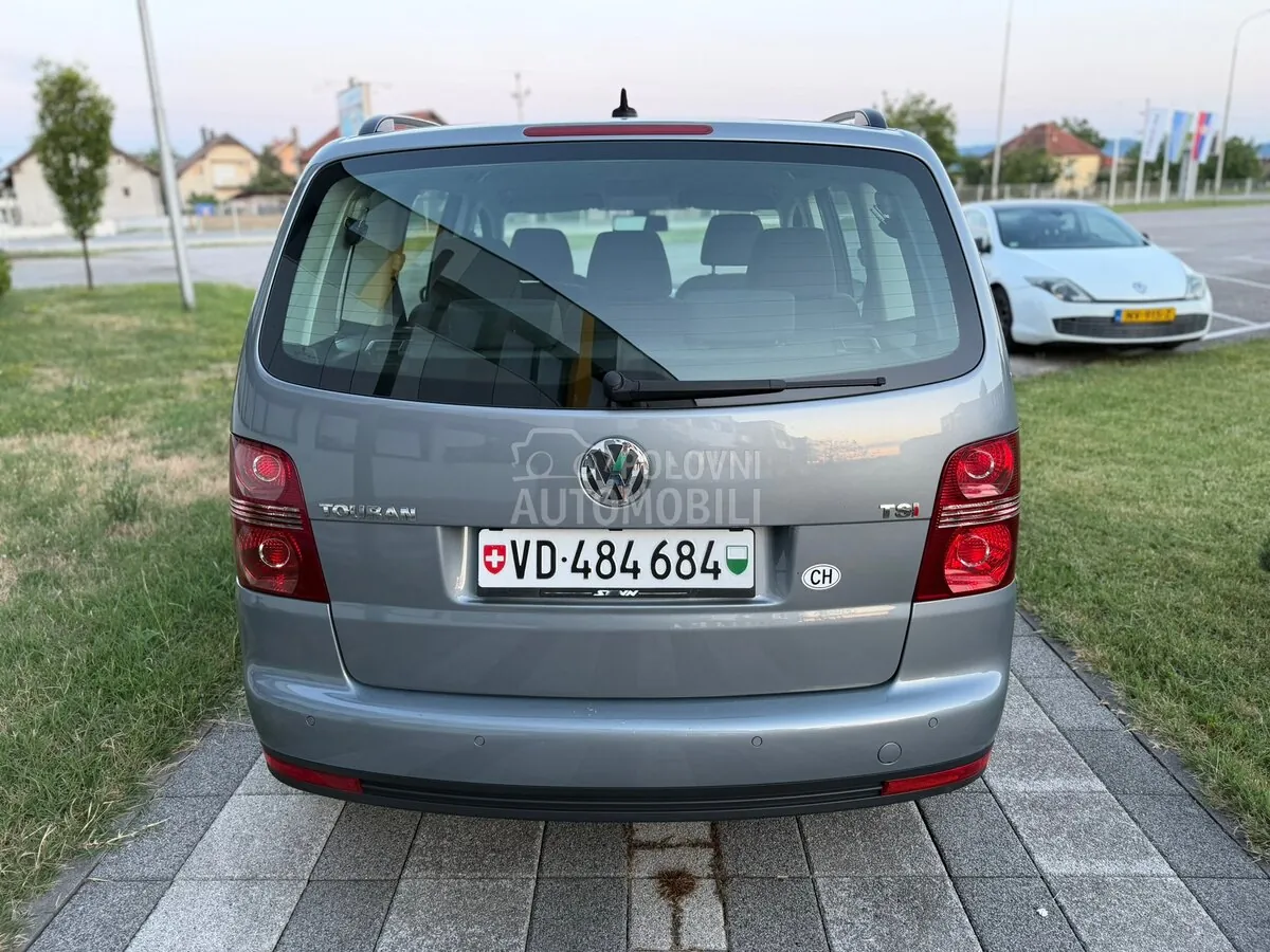 Volkswagen Touran 2010 photo 5
