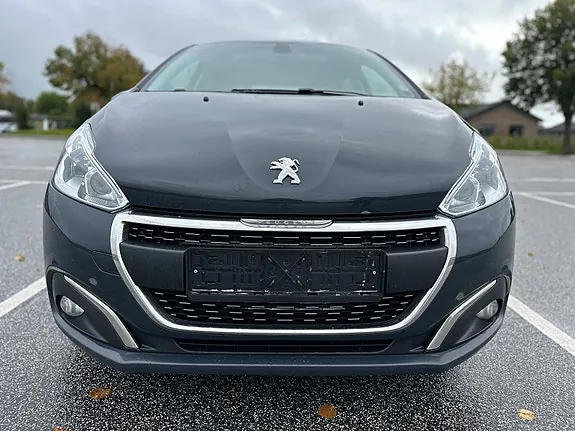 Peugeot 208 2019 photo 2