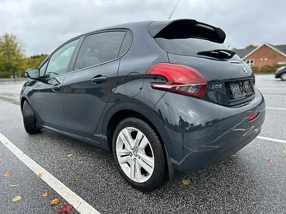 Peugeot 208 2019 photo 4