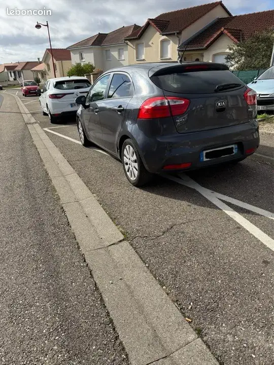 Kia Rio 2013 photo 2