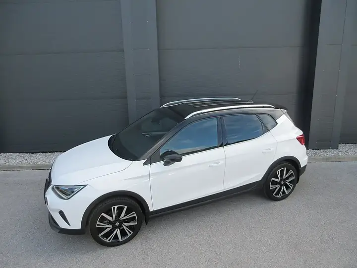 Seat Arona 2023 photo 3