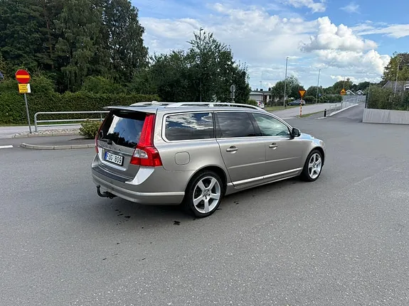 Volvo V70 2013 photo 3