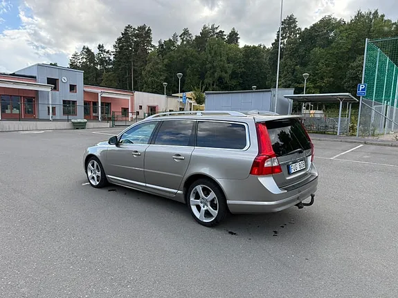 Volvo V70 2013 photo 2