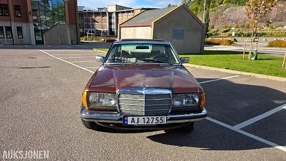 Mercedes-Benz 280 1979 photo 2