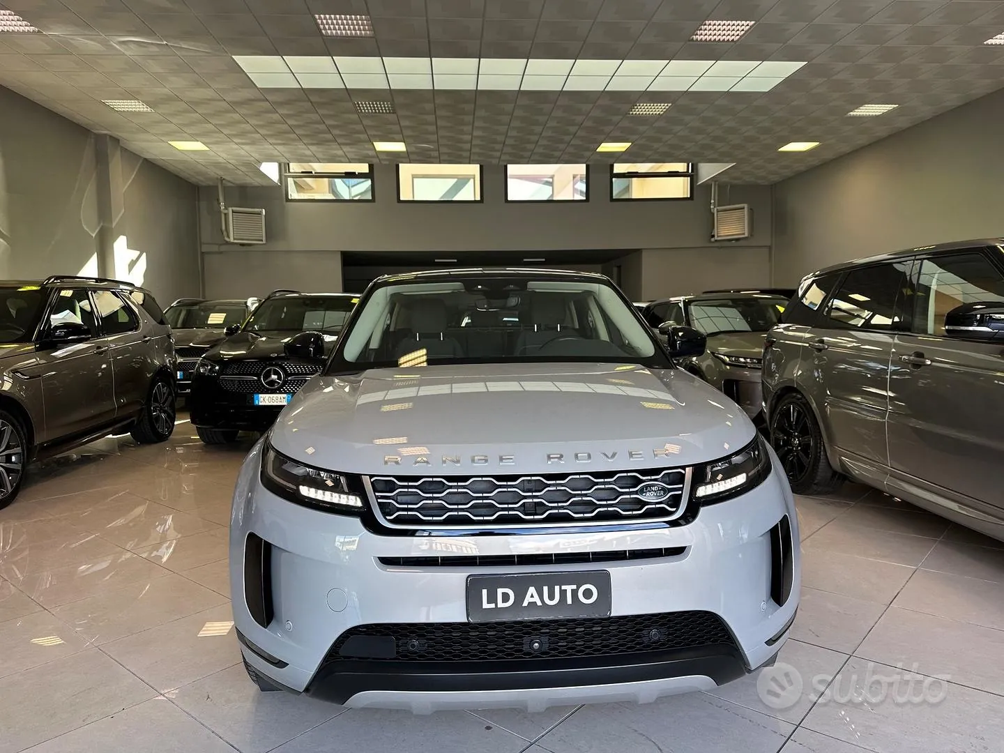 Land Rover Range Rover Evoque 2021 photo 3