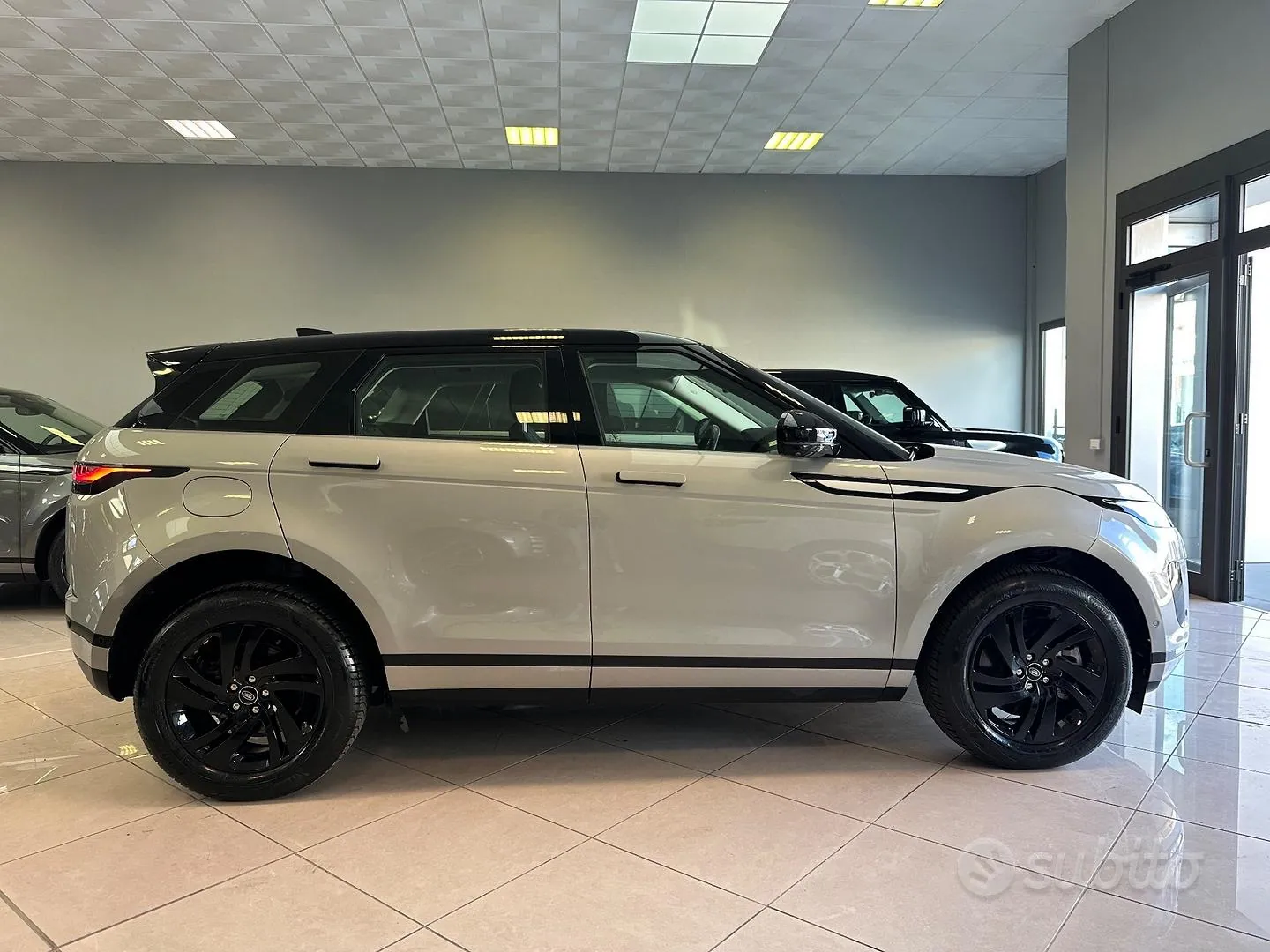 Land Rover Range Rover Evoque 2021 photo 4