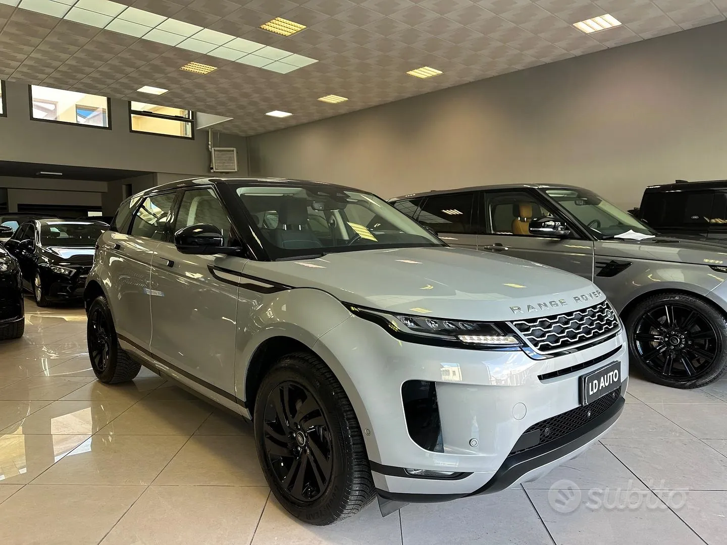 Land Rover Range Rover Evoque 2021 photo 2
