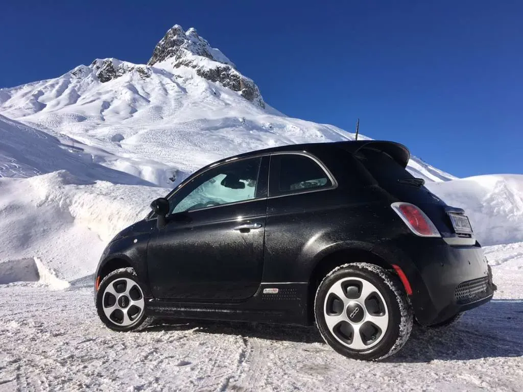 Fiat 500 E 2015 photo 2