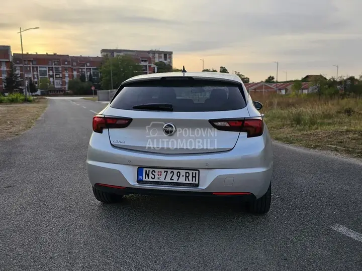 Opel Astra K 2019 photo 4