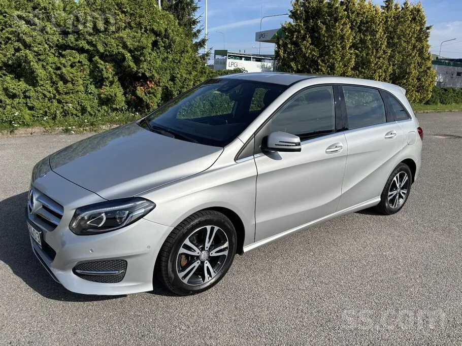 Mercedes-Benz B180 2017 photo 3
