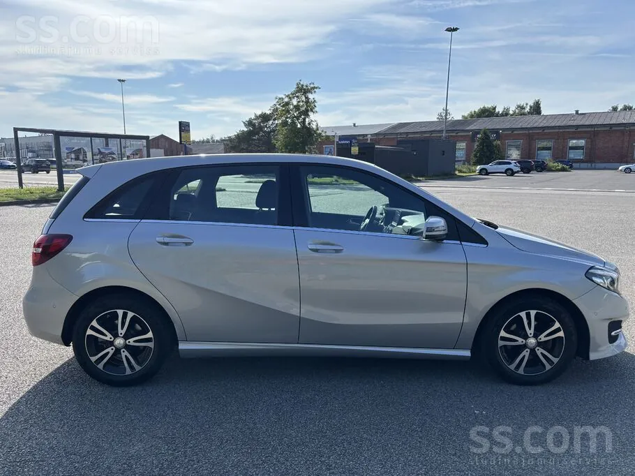 Mercedes-Benz B180 2017 photo 5
