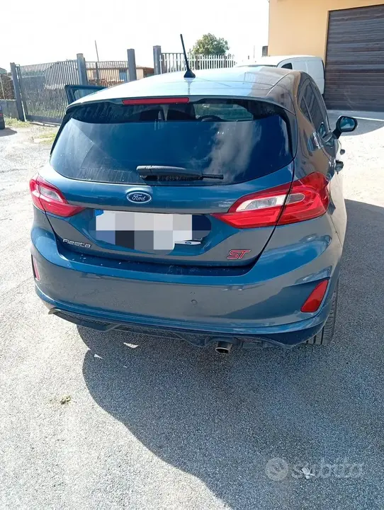 Ford Fiesta 2018 photo 2