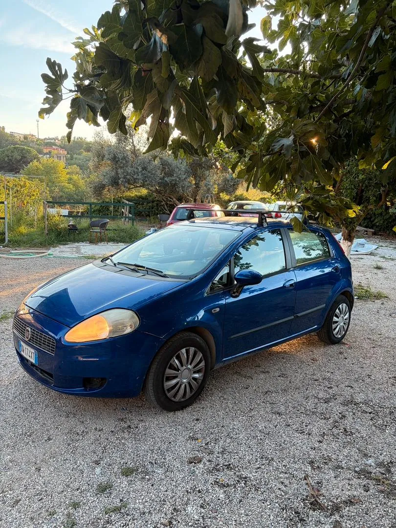 Fiat Grande Punto 2008 photo 3