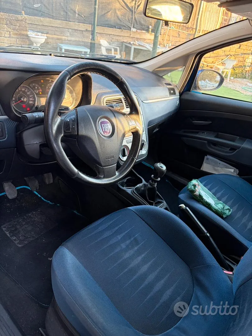 Fiat Grande Punto 2008 photo 4