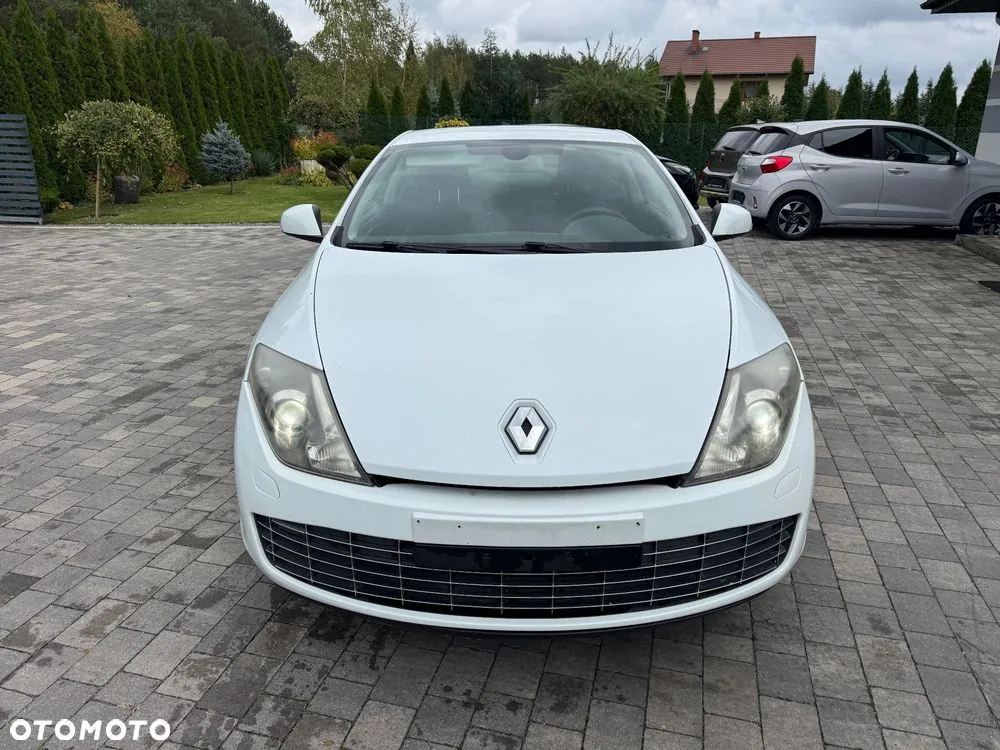 Renault Laguna 2010 photo 2