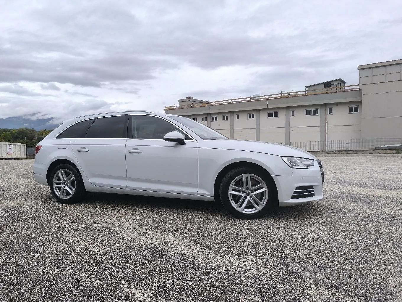 Audi A4 Avant 2018 photo 2