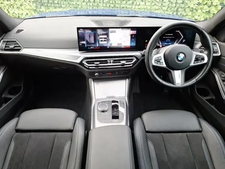 BMW 3 Series 2024 photo 4