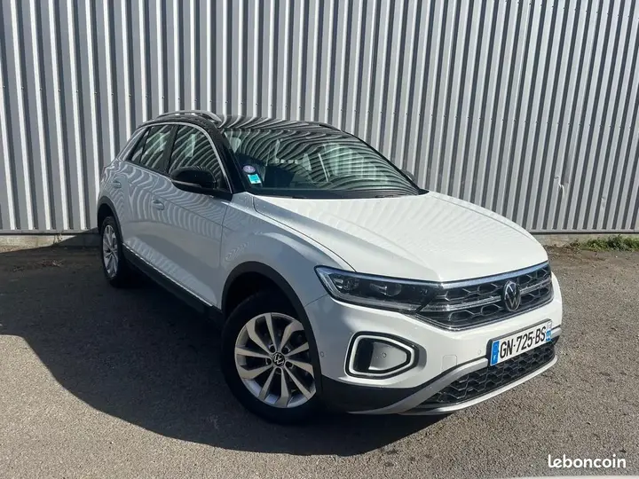 Volkswagen T-Roc 2023 photo 2