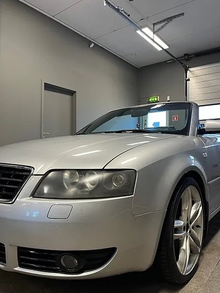 Audi A4 2004 photo 2