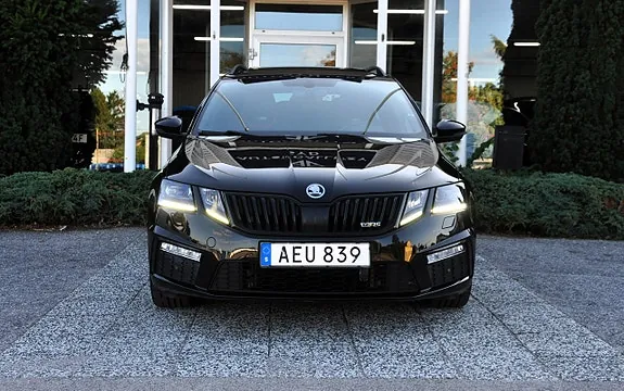Skoda Octavia 2019 photo 2