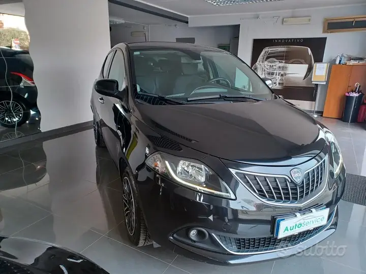 Lancia Ypsilon