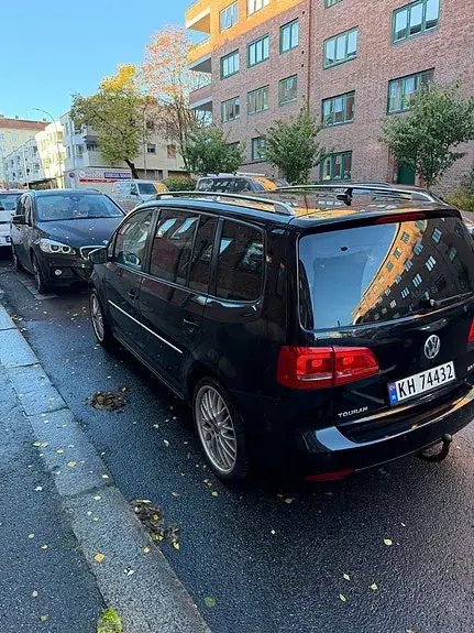 Volkswagen Touran 2011 photo 3