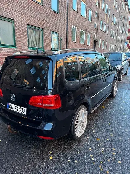 Volkswagen Touran 2011 photo 5