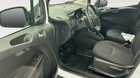 Ford Transit Courier 2021 photo 4