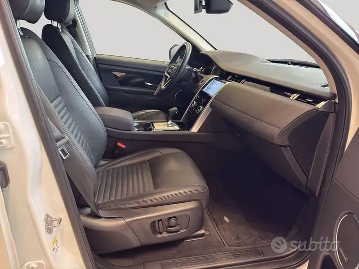 Land Rover Discovery Sport 2022 photo 3