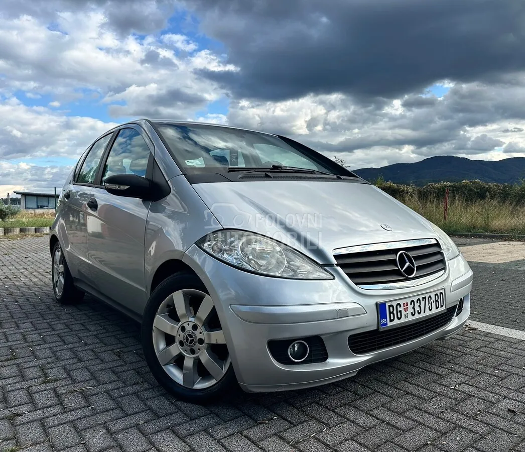Mercedes-Benz A180