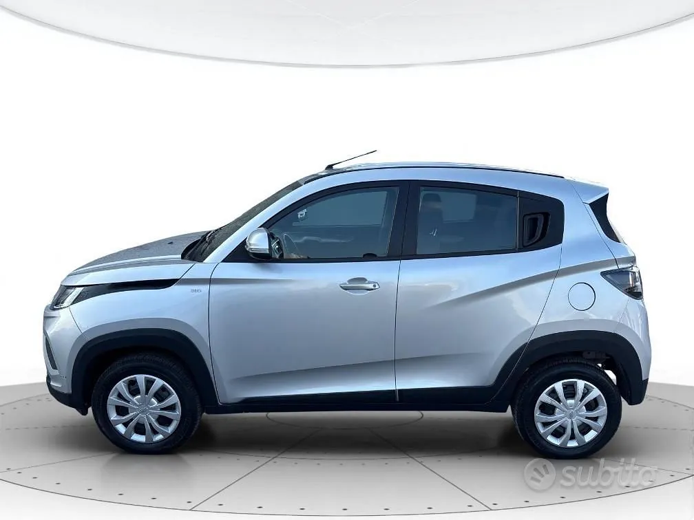 Mahindra Kuv100 2025 photo 2