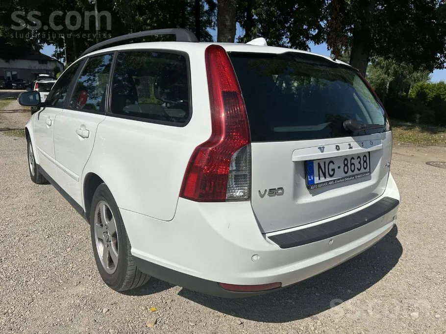 Volvo V50 2010 photo 3