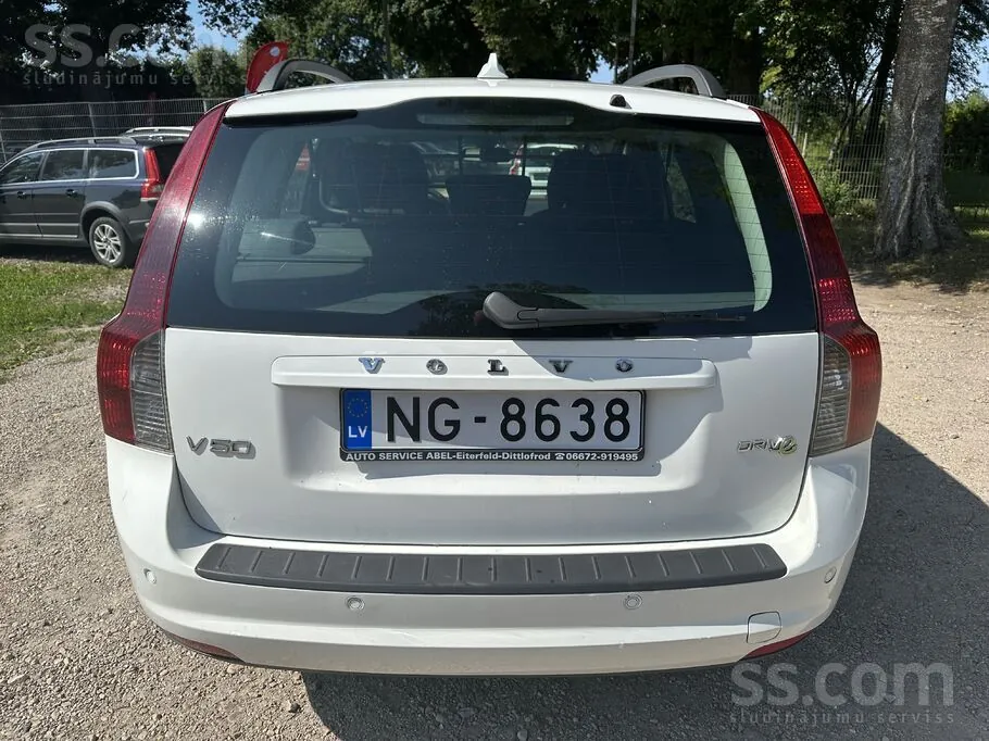 Volvo V50 2010 photo 4